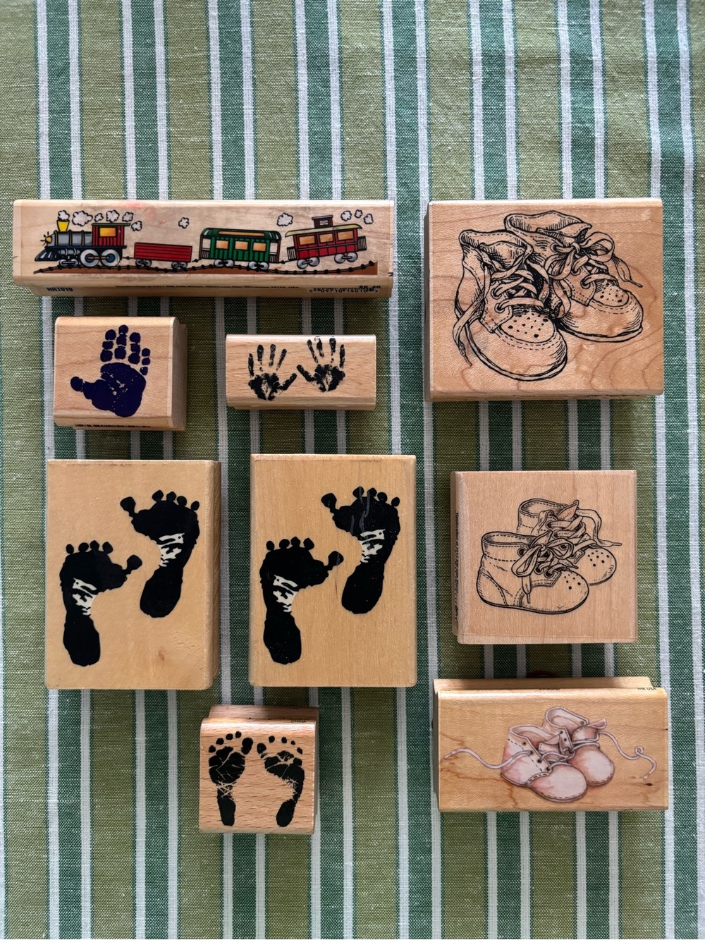 Stamp Set 9-Piece Baby Shoes and Feet Wooden - Black and Natural